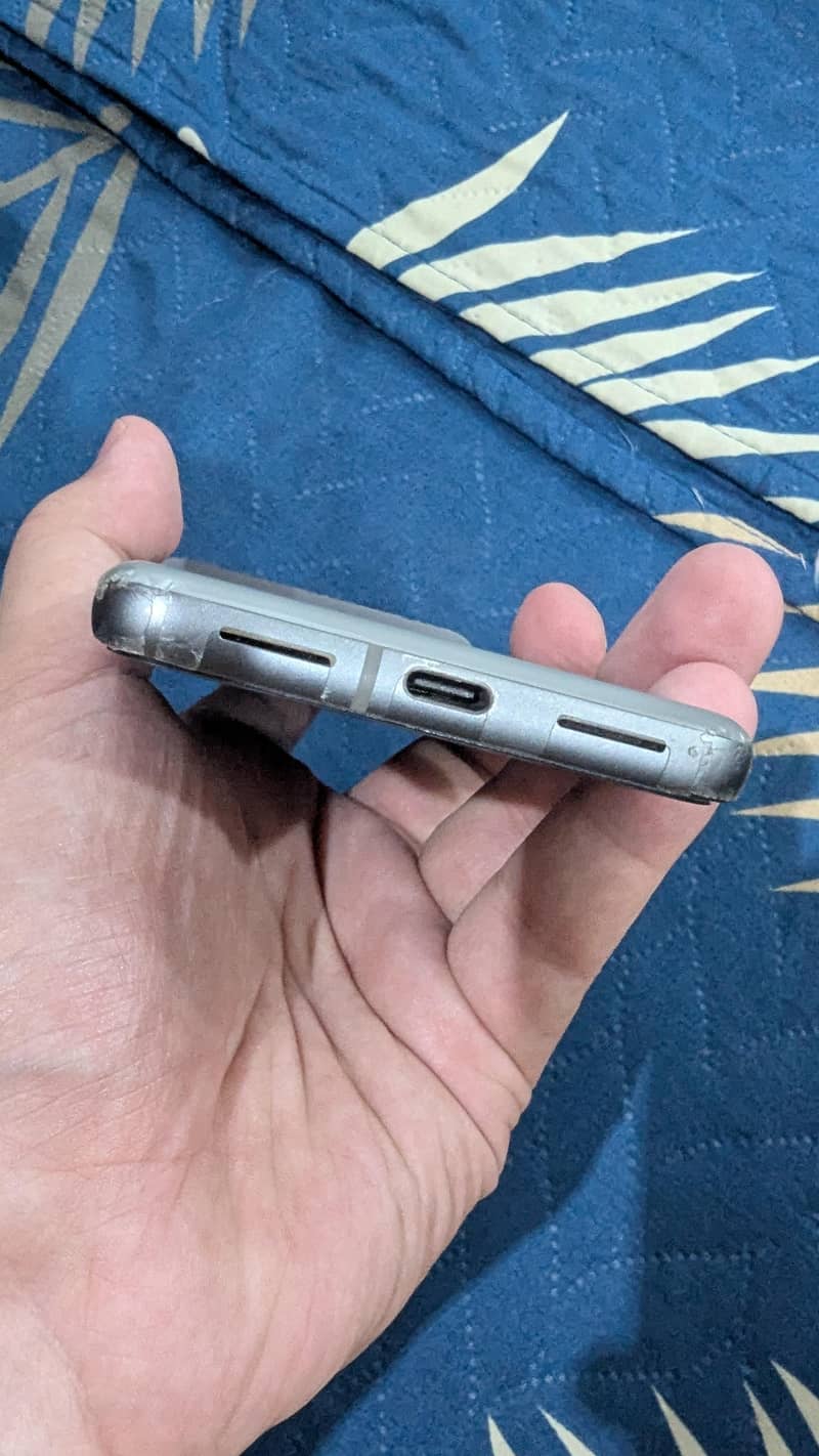 Google Pixel 8 6