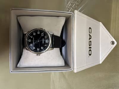 CASIO-Black leather strap dial ORIGINAL