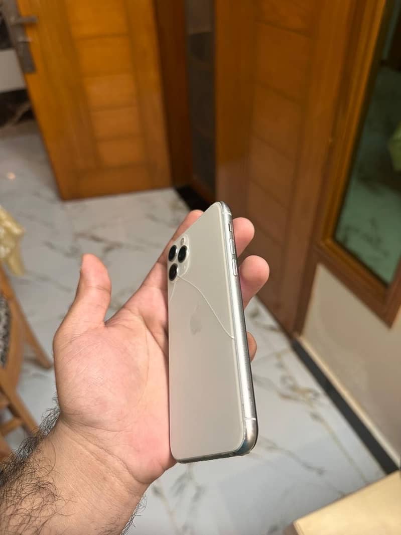 iPhone 11 Pro 0