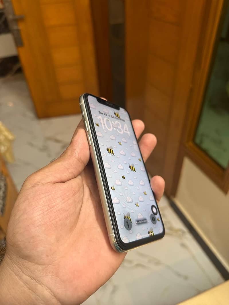 iPhone 11 Pro 2