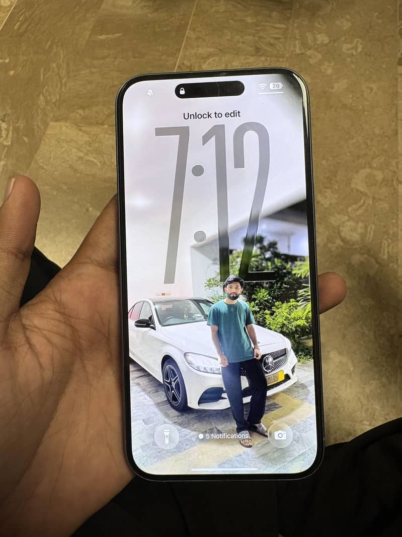 iPhone 16 Plus 1