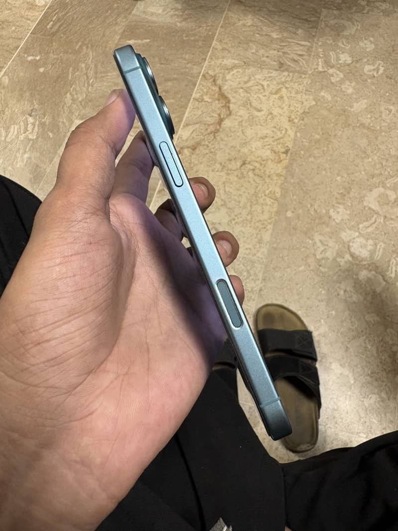 iPhone 16 Plus 2