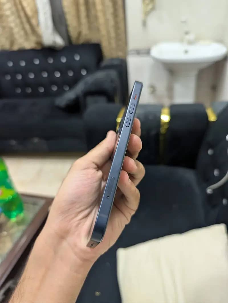Apple iPhone 12 10