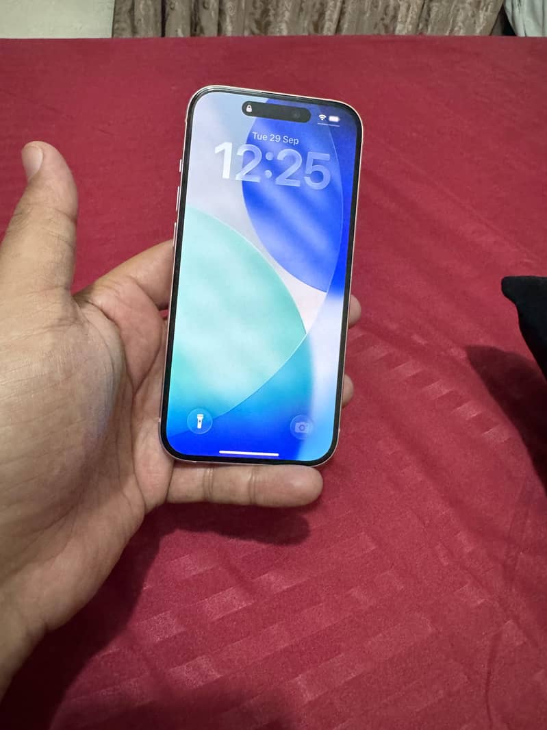 Apple iPhone 15 5