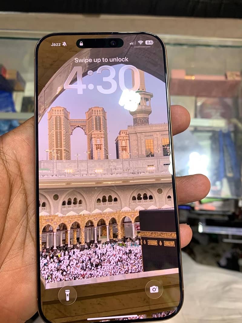 Apple iPhone 16 Pro Max 4