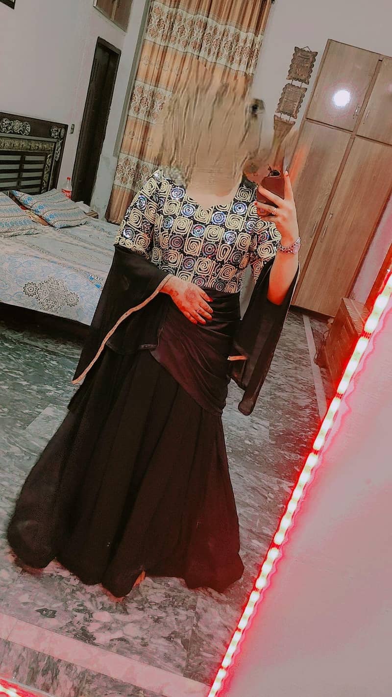 customized dress 0