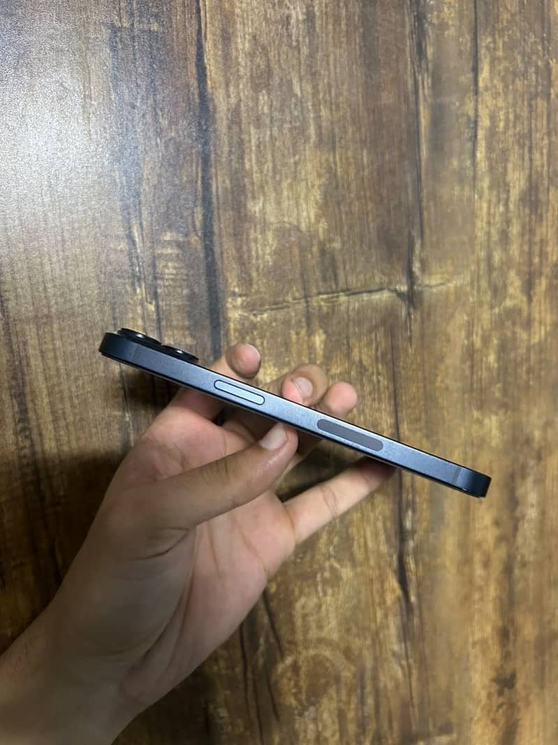 Apple iPhone 14 3