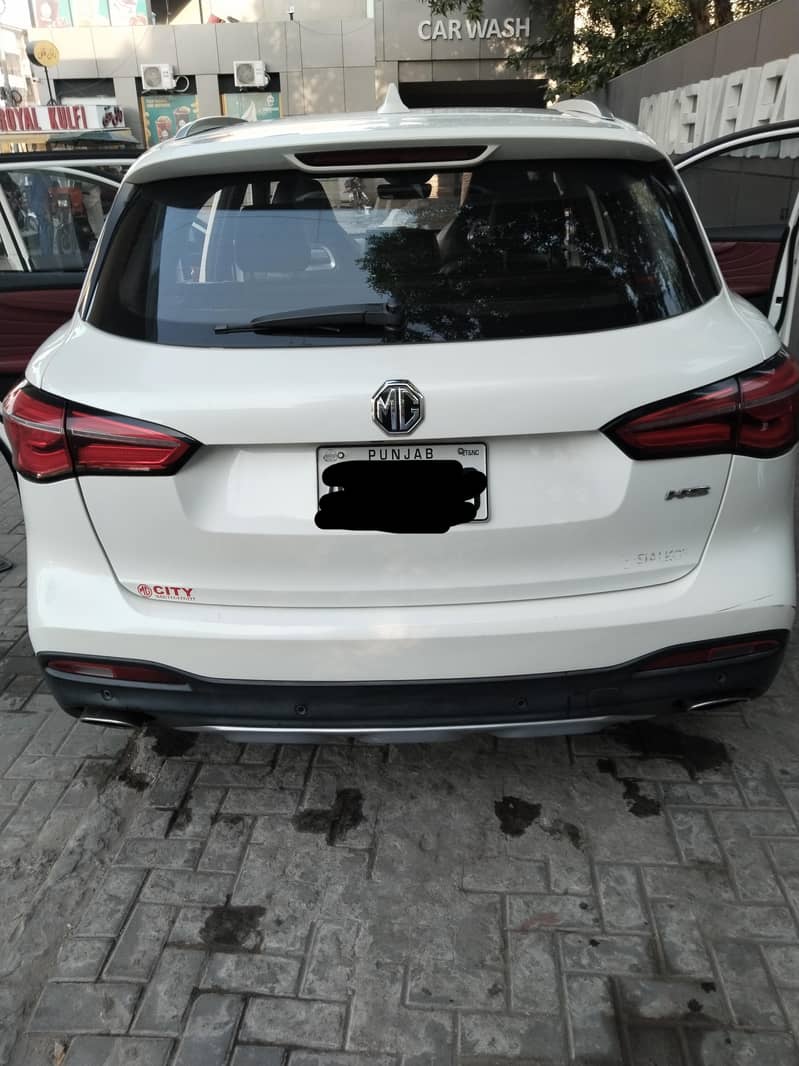 MG HS 2021 1