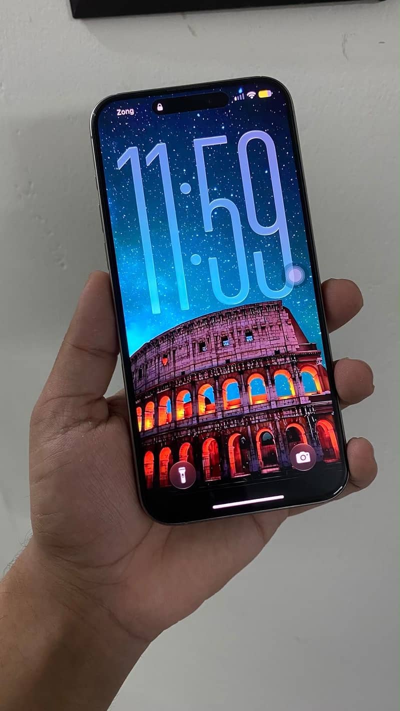 iPhone 15 Pro Max 0
