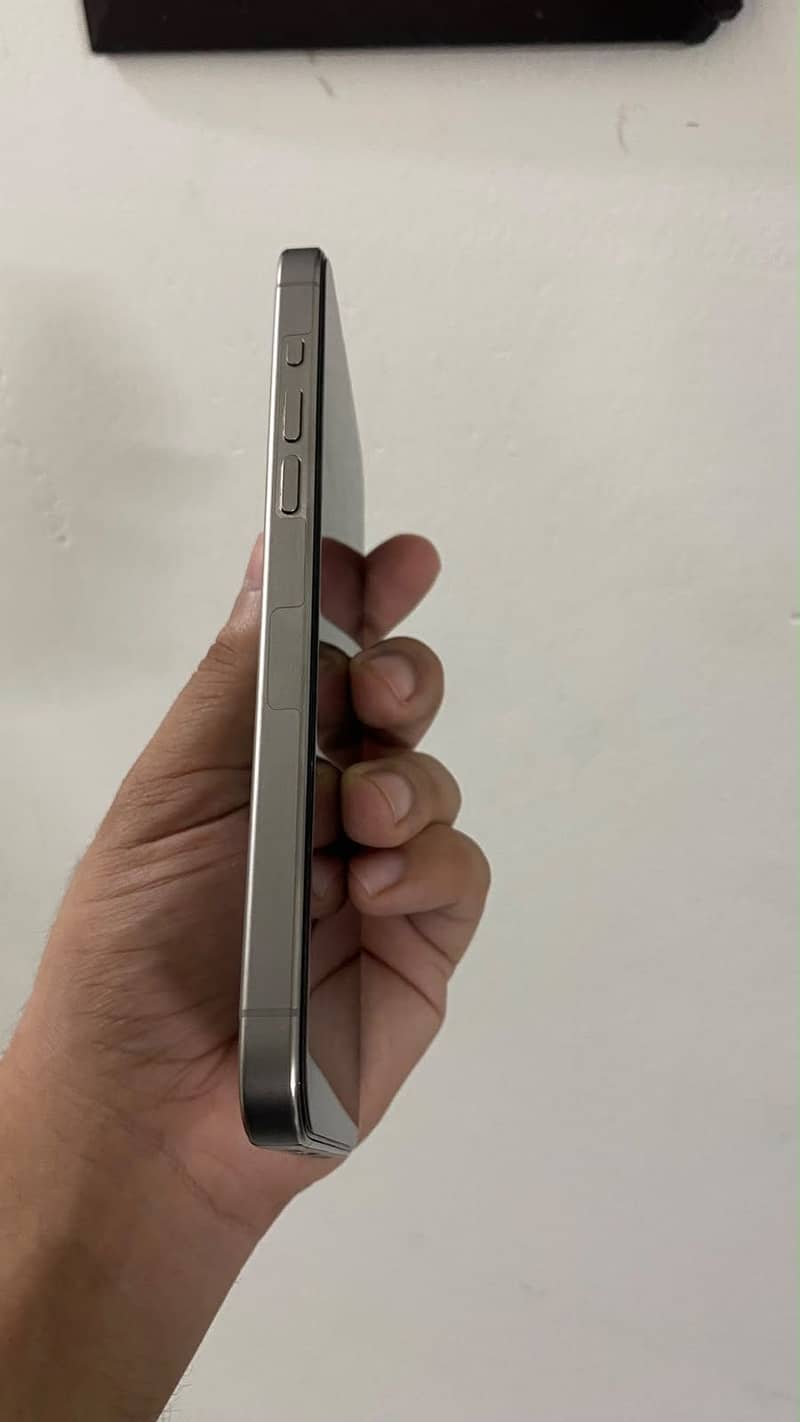 iPhone 15 Pro Max 3