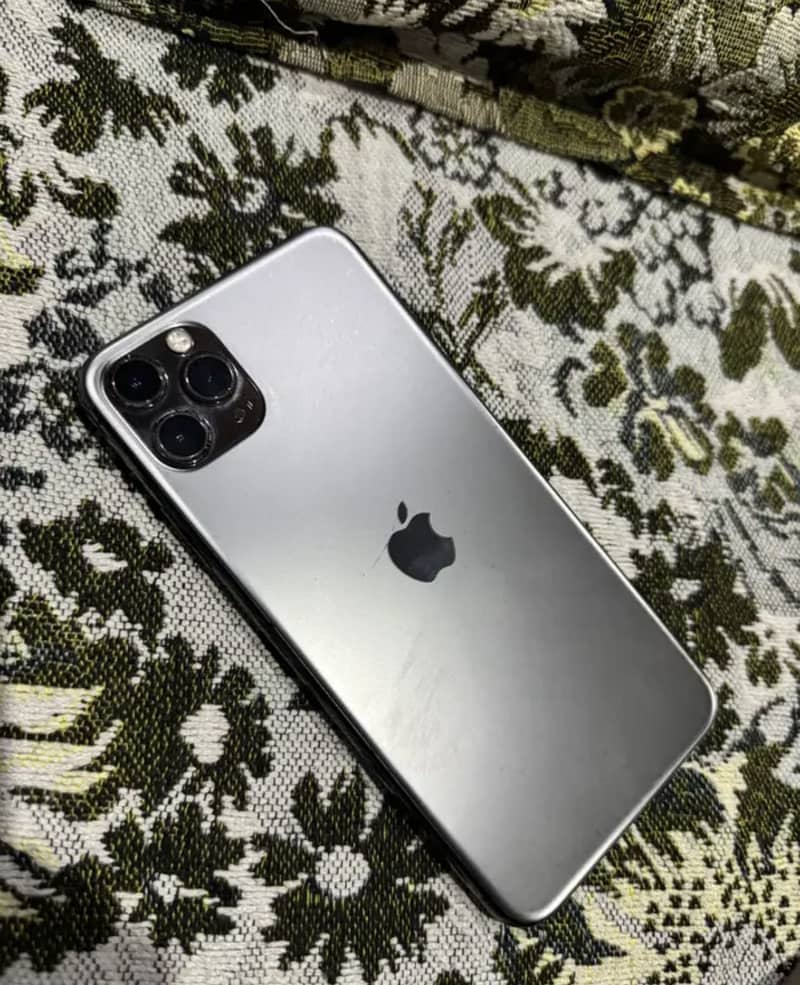 iPhone 11 Pro Max 3