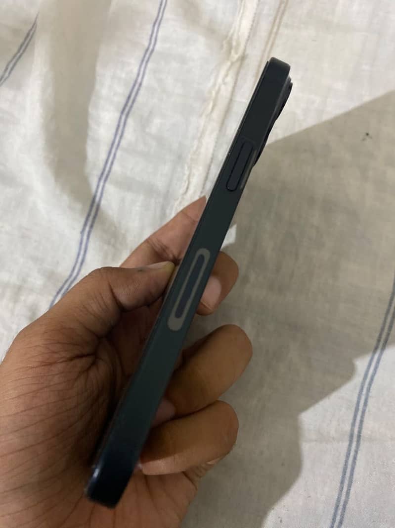 Apple iPhone 14 2