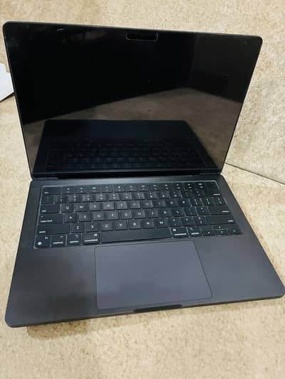 Apple Macbook Pro M4 14-inch 2025 | 16GB/512GB | Condition 10/10 | 35c