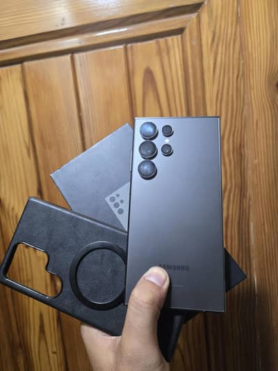 S24 Ultra 12/256 Approved 9.8/10 Condition with Box, Cable and Covers
