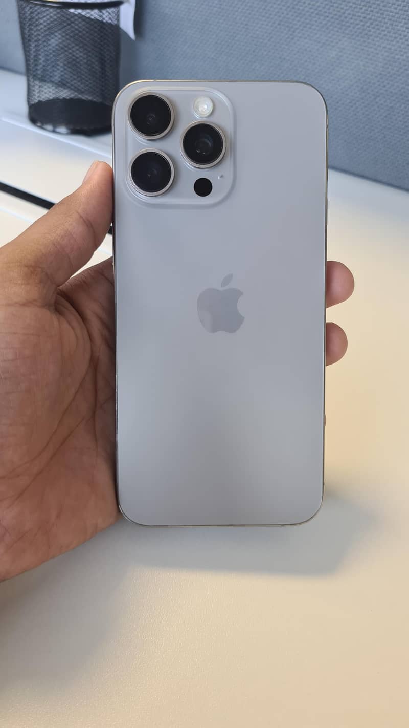 Apple iPhone 15 Pro Max 1
