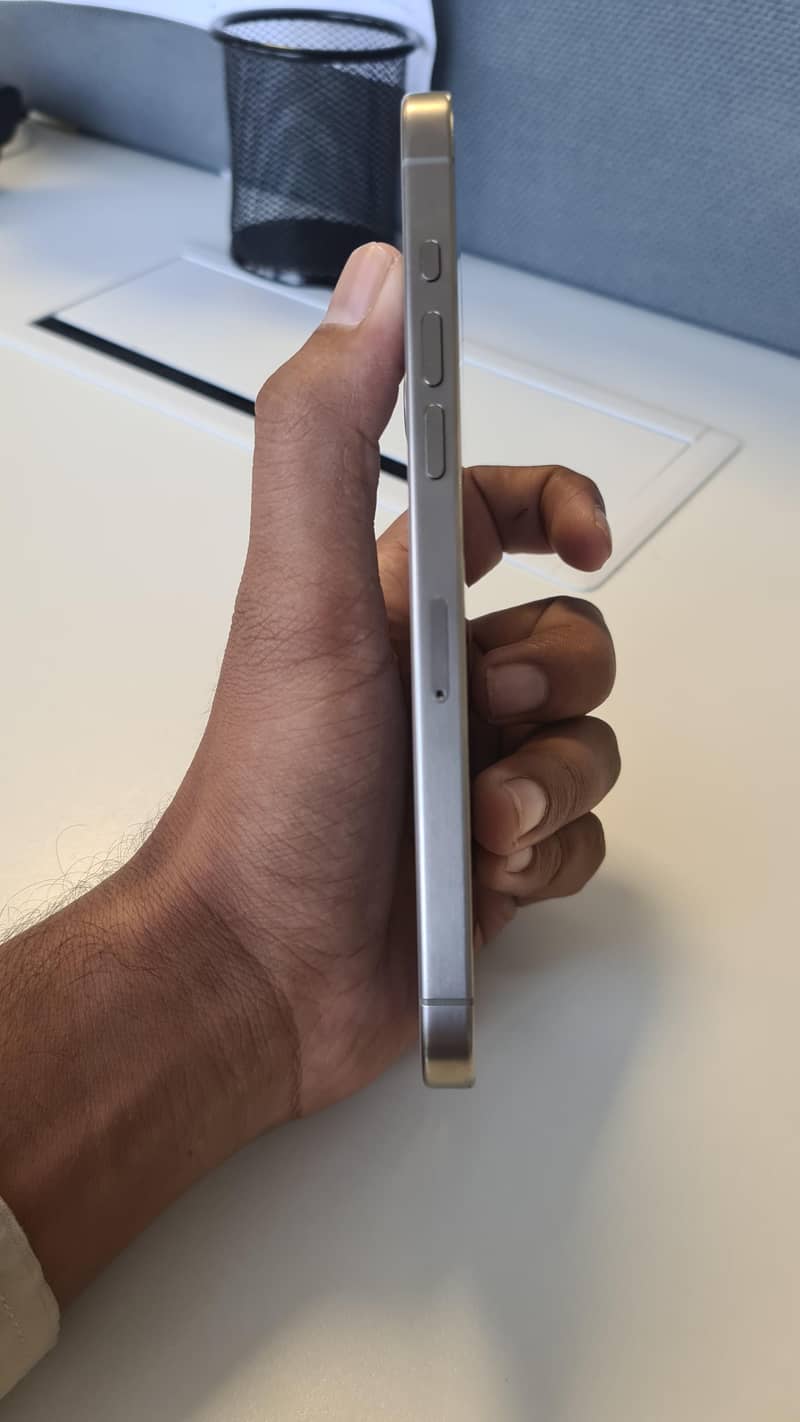 Apple iPhone 15 Pro Max 3