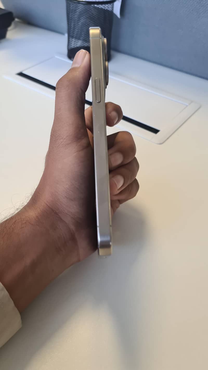 Apple iPhone 15 Pro Max 5