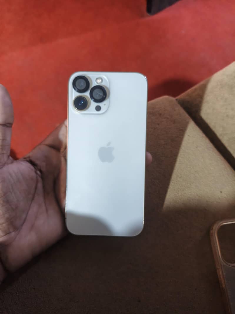 Apple iPhone 13 Pro Max 3