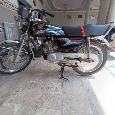125 Honda black