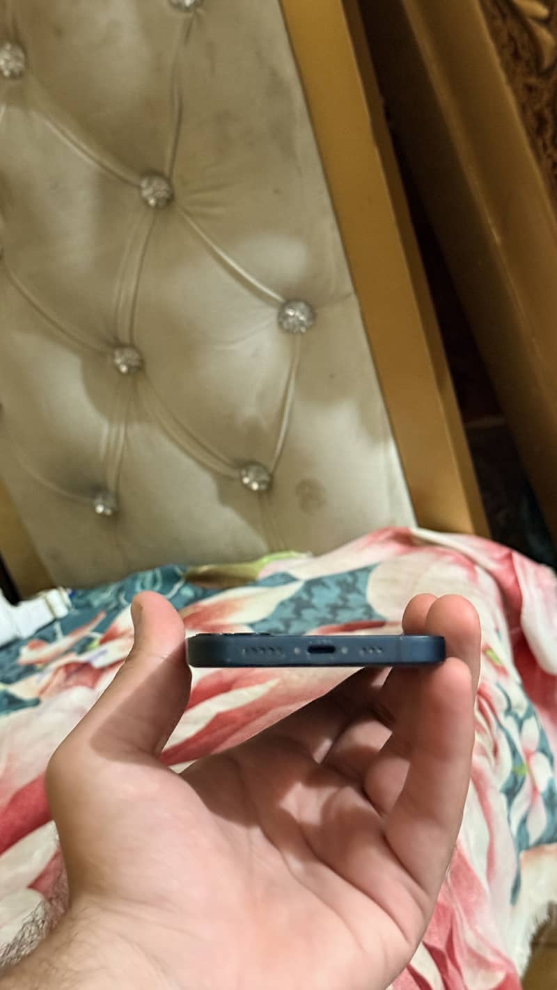 Apple iPhone 13 4