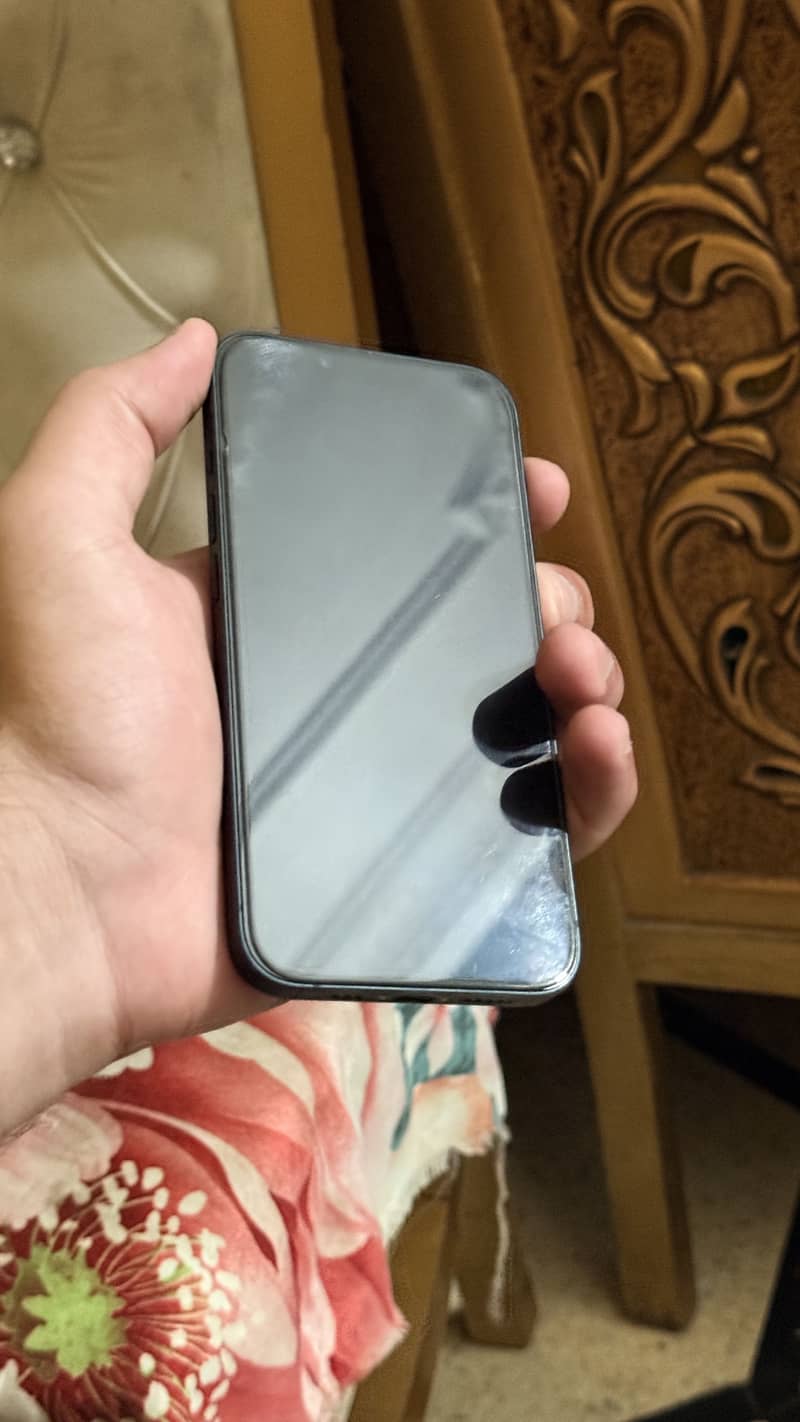 Apple iPhone 13 6
