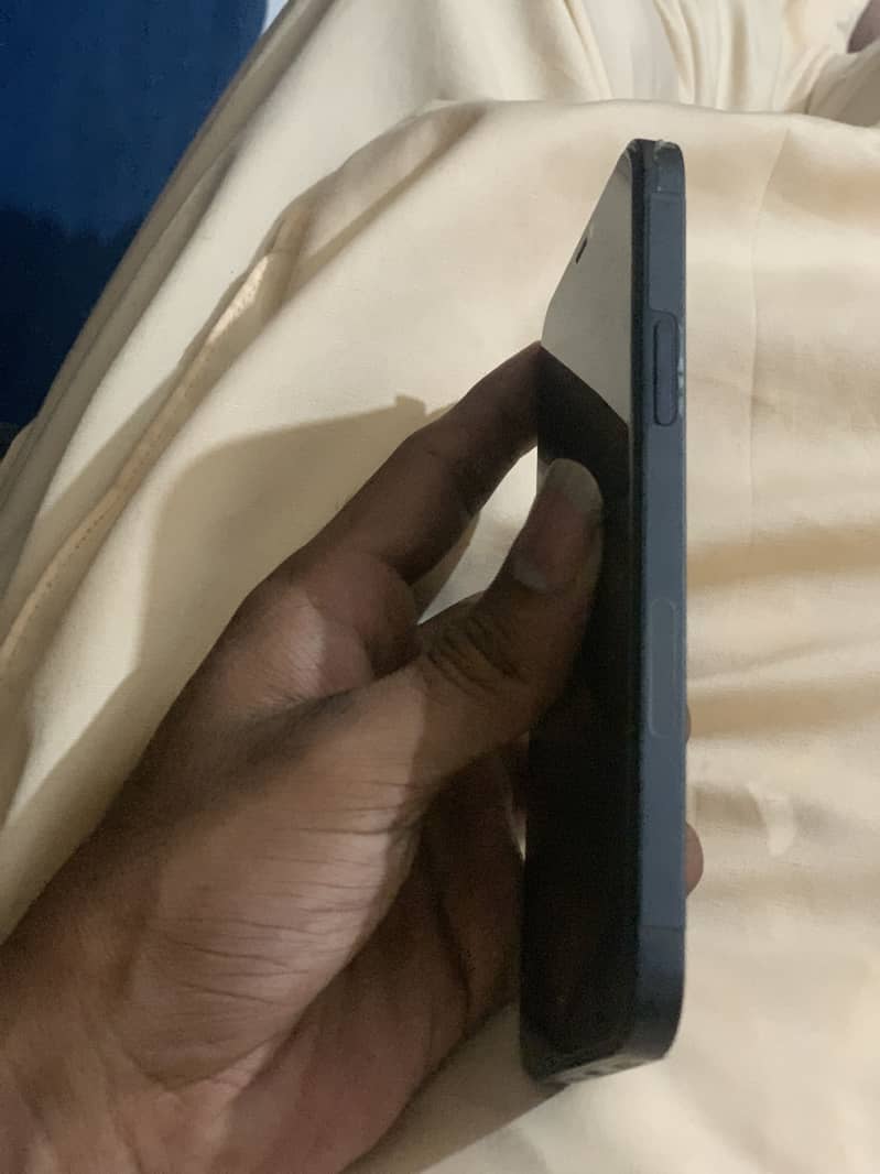 Apple iPhone 12 0