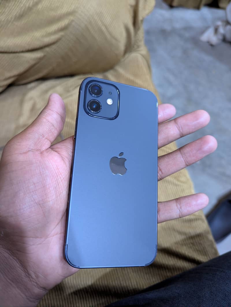 Apple iPhone 12 3