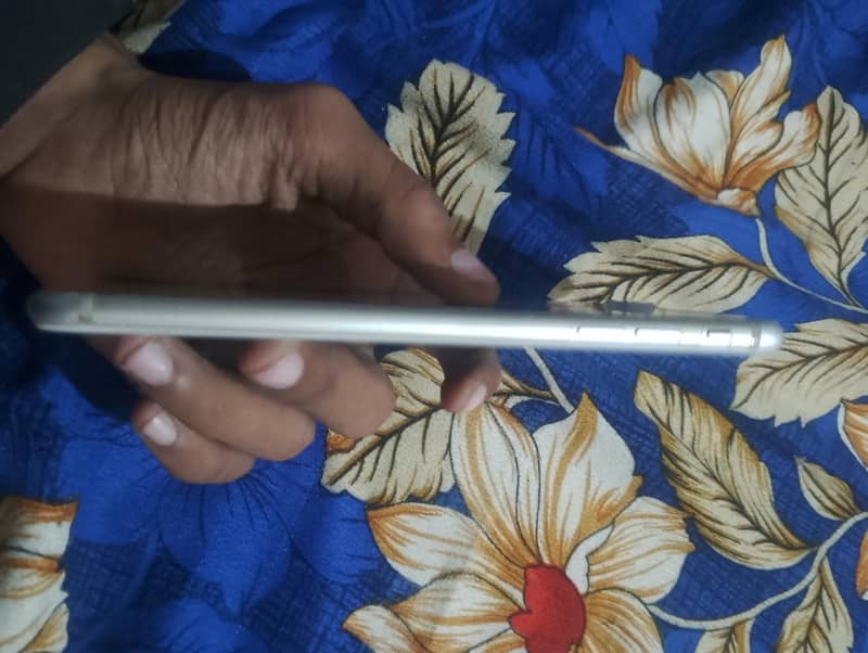 Apple iPhone 7 Plus 5