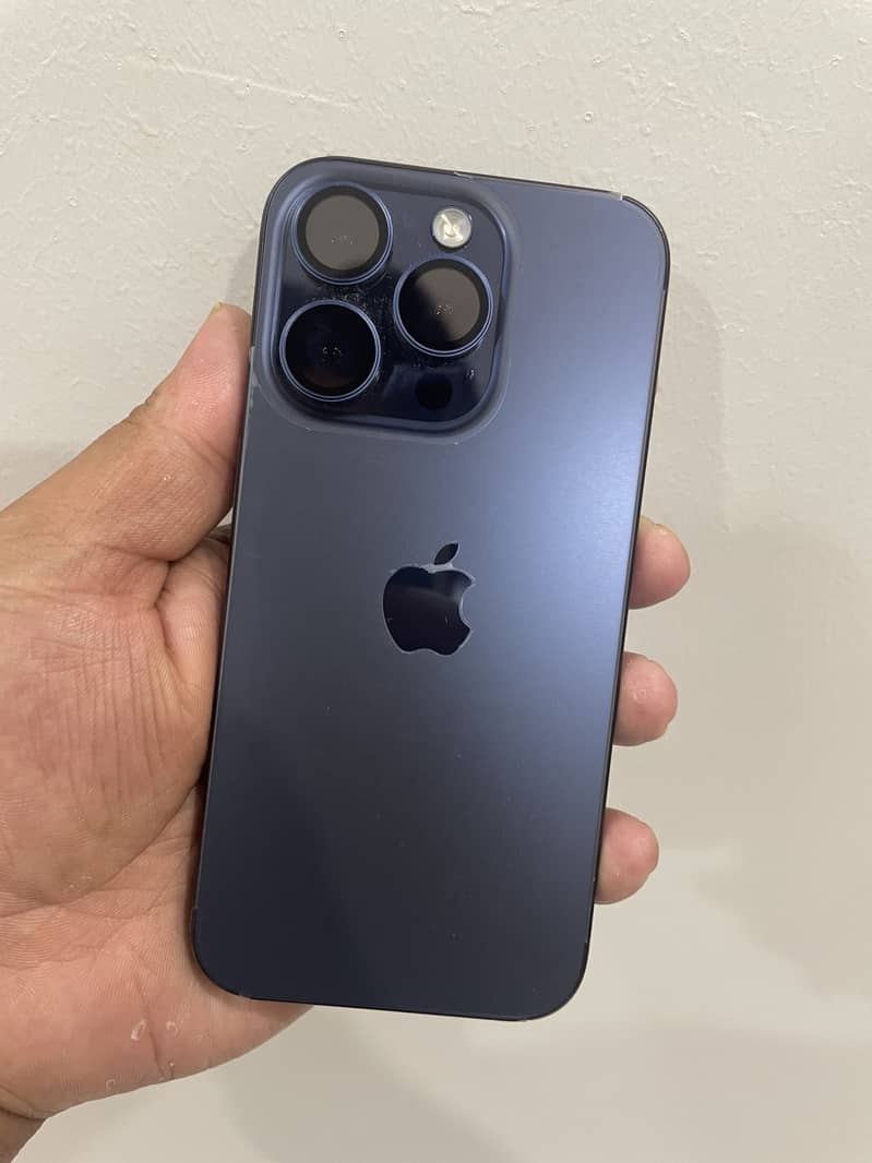 Apple iPhone 15 Pro 0
