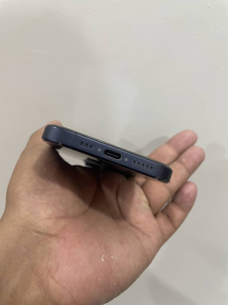 Apple iPhone 15 Pro 2