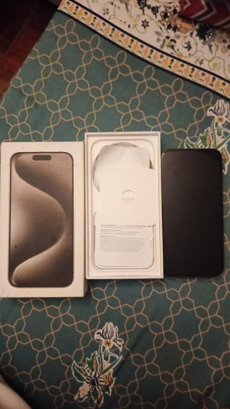 Apple iPhone 15 Pro 0