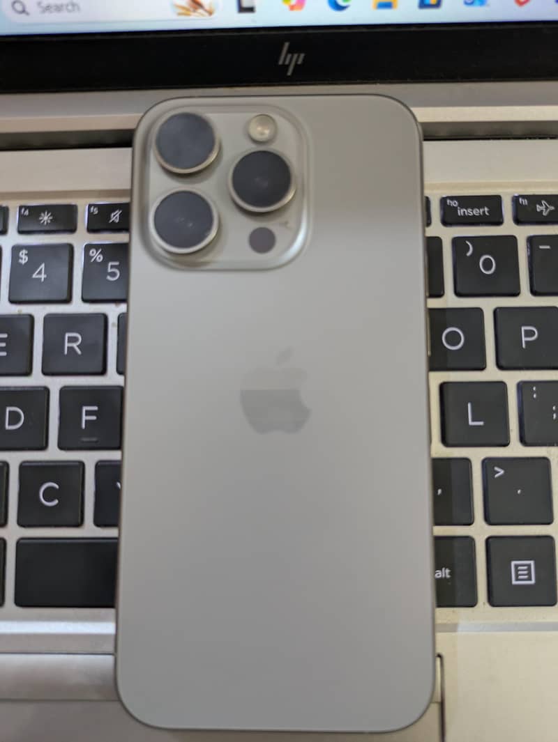 Apple iPhone 15 Pro 4