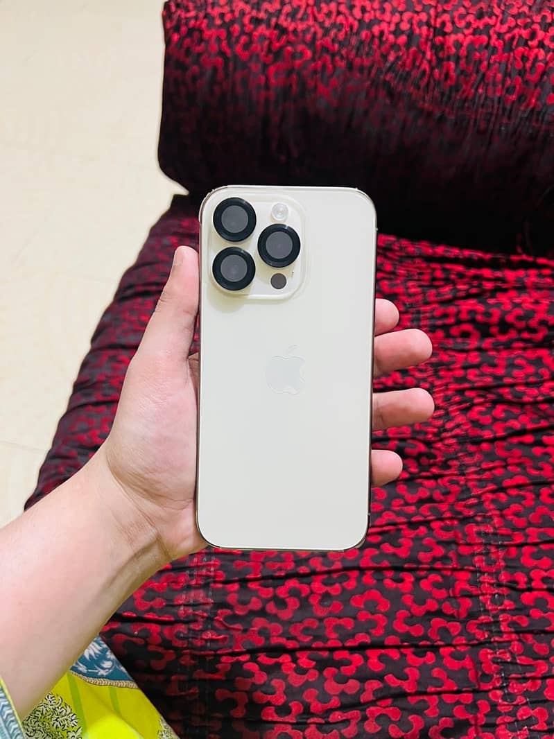 Apple iPhone 14 Pro 0