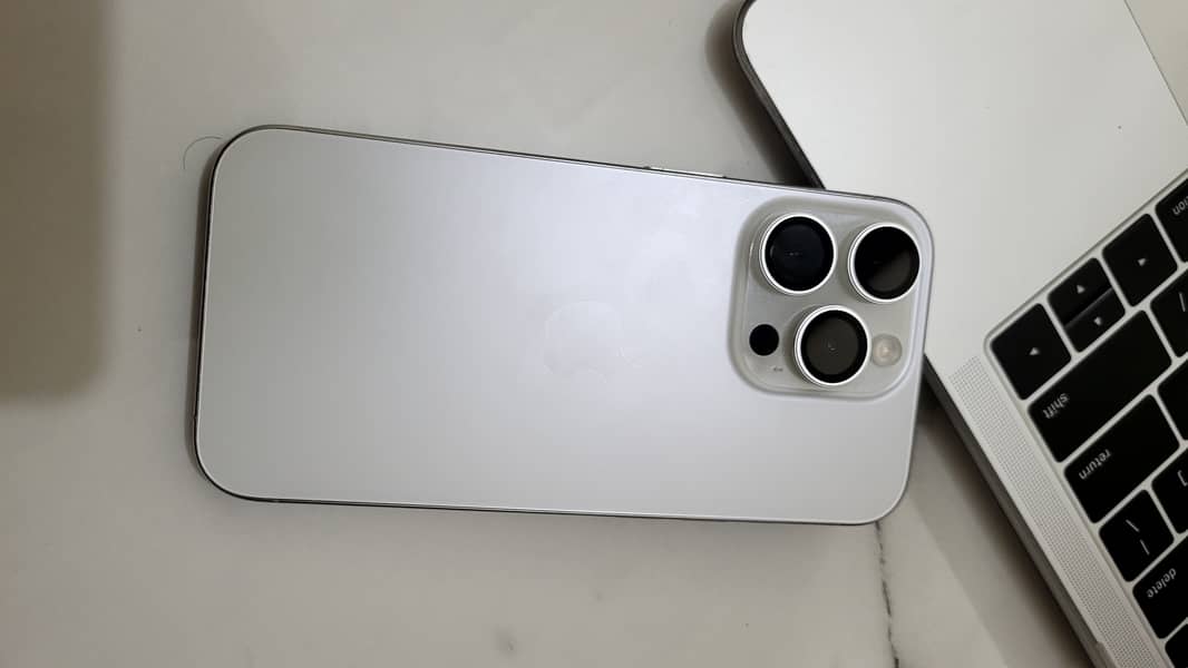 Apple iPhone 15 Pro 12