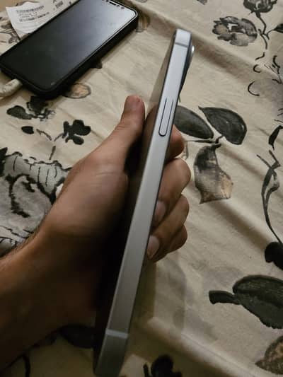 Apple iPhone 15
