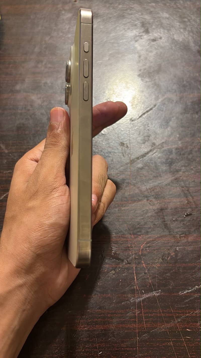 Apple iPhone 15 Pro Max 1