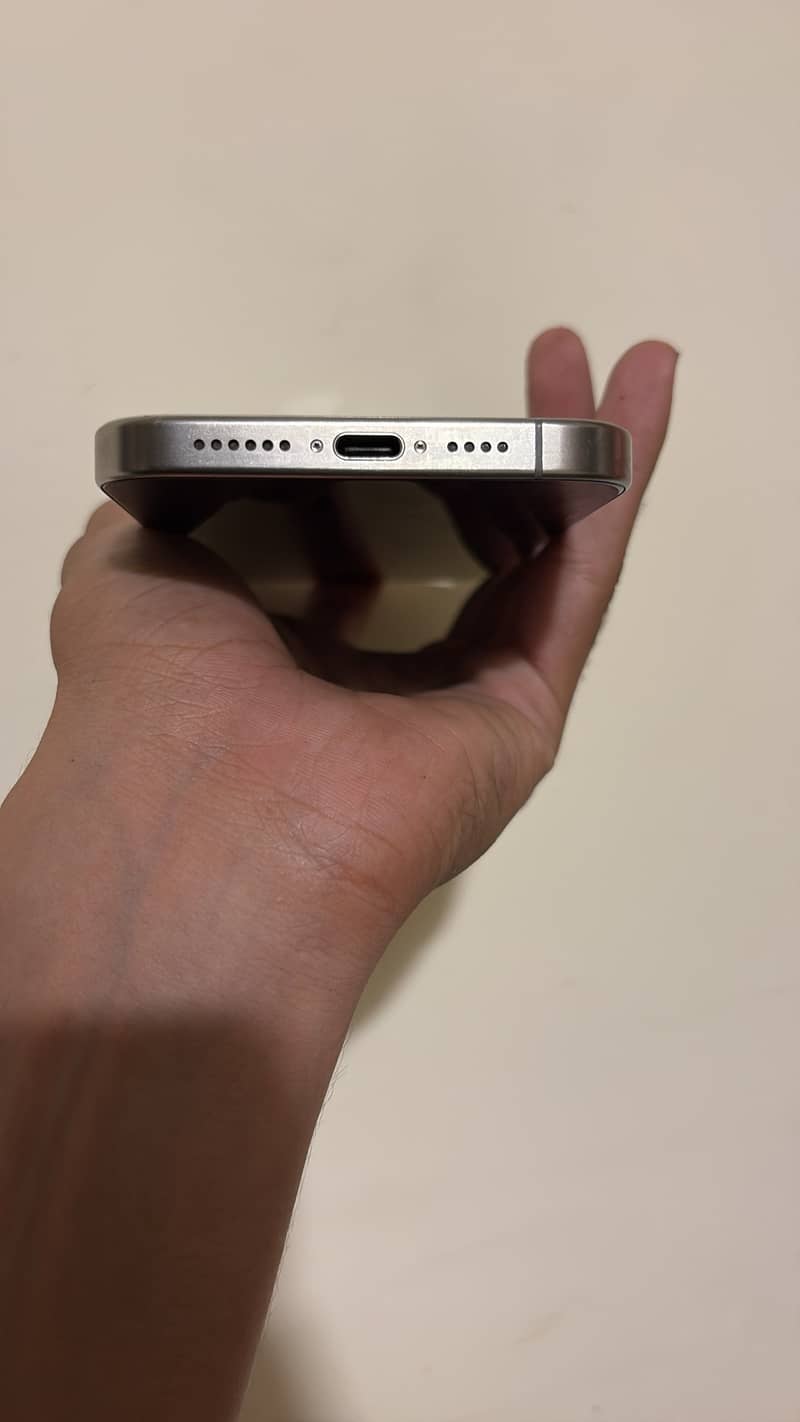 Apple iPhone 15 Pro Max 5