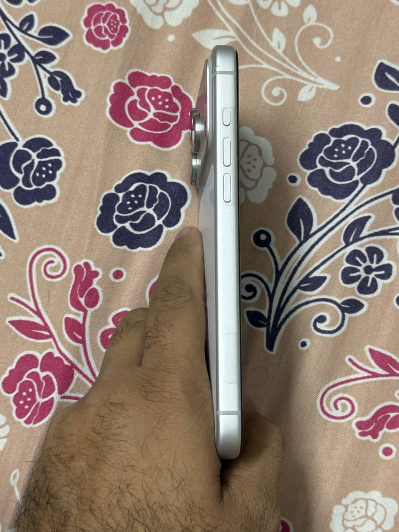 Apple iPhone 17 Pro Max 3