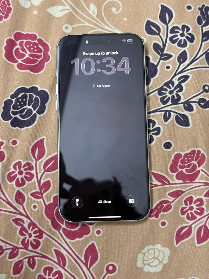 Apple iPhone 17 Pro Max 4