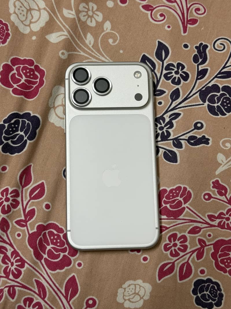 Apple iPhone 17 Pro Max 5