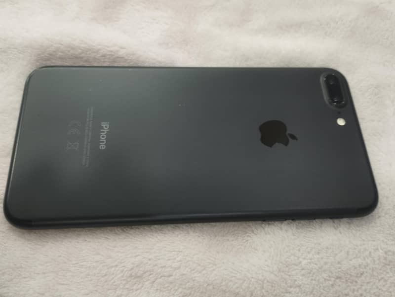 Apple iPhone 7 Plus 1