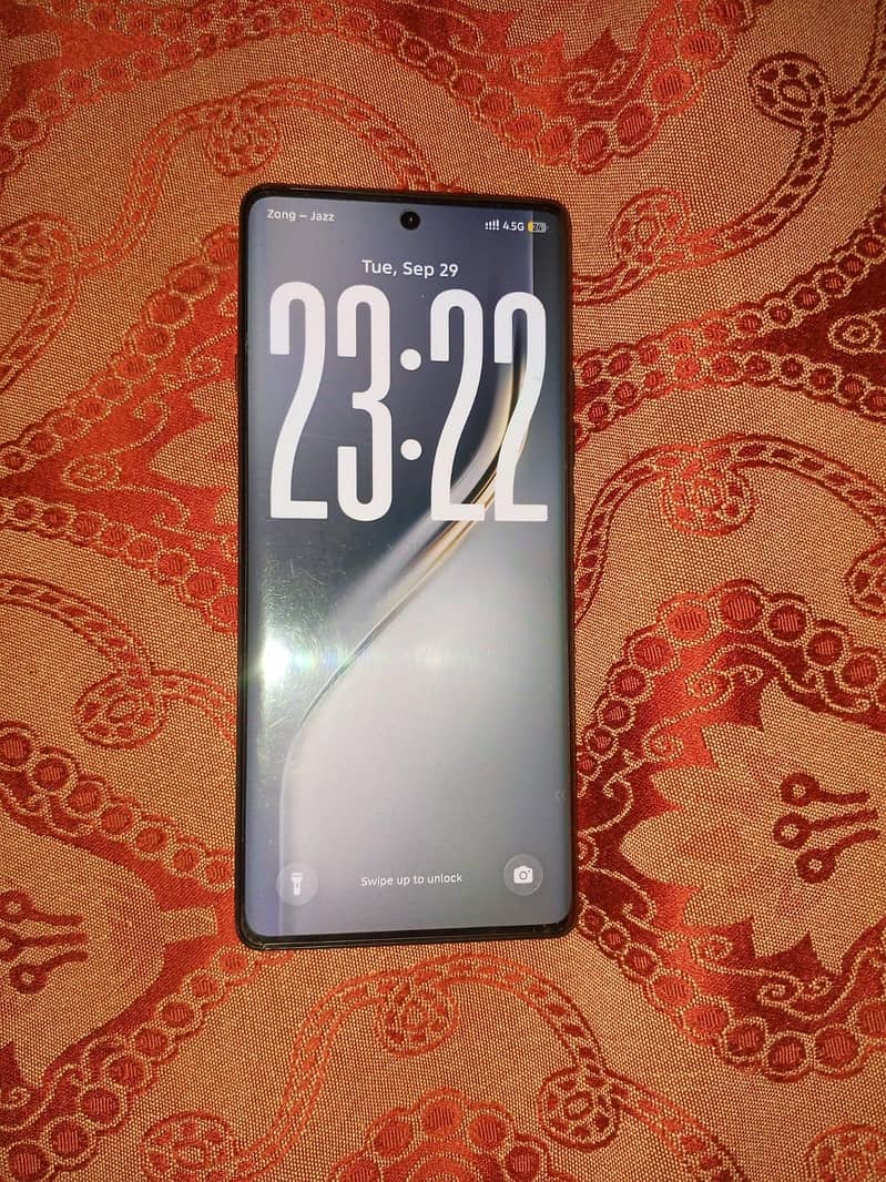 Tecno CAMON 40 Pro 0