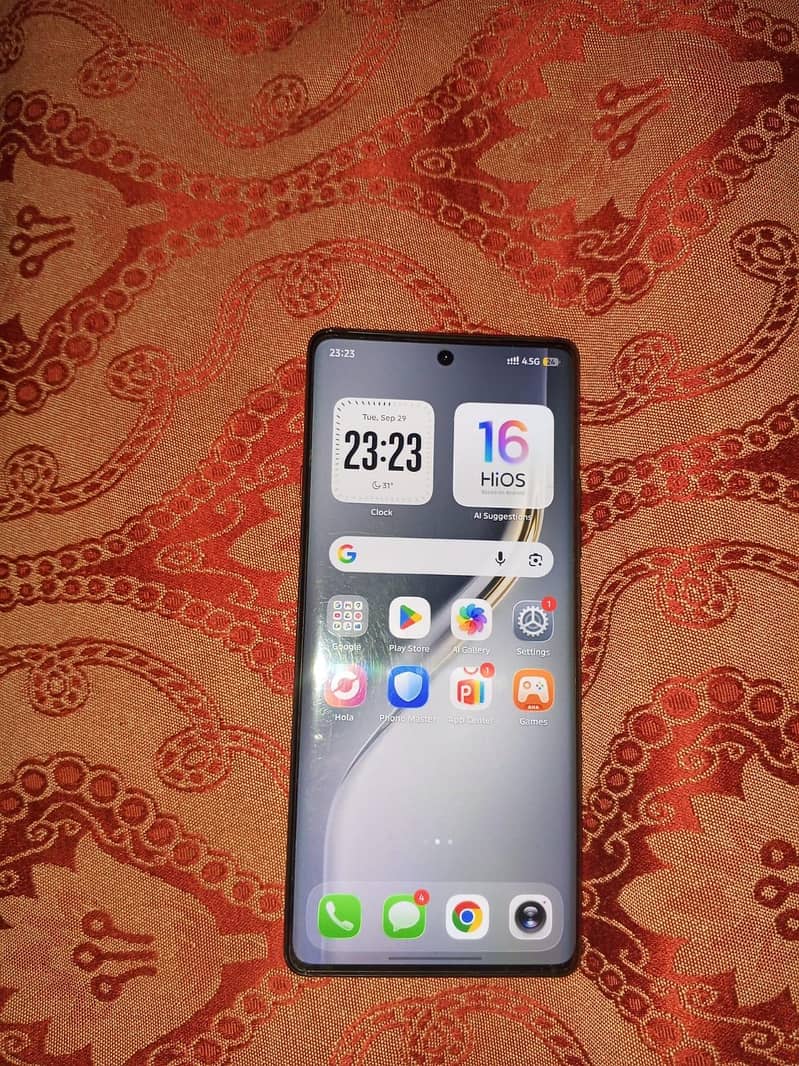 Tecno CAMON 40 Pro 1