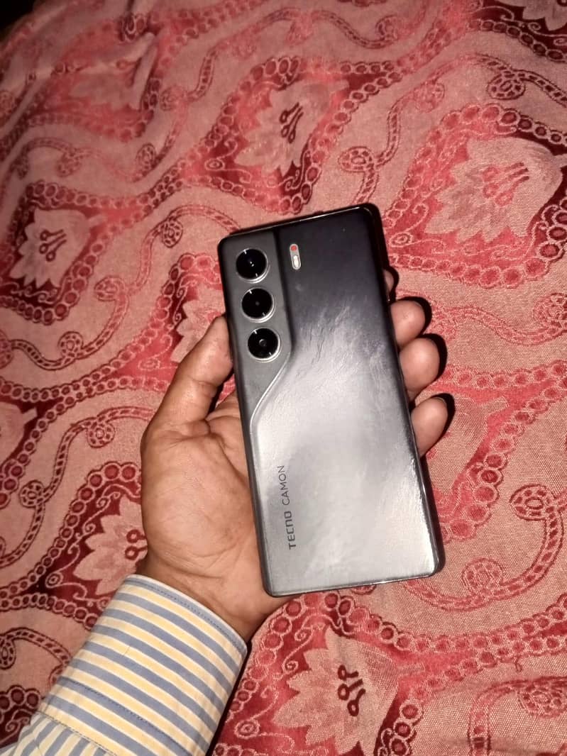 Tecno CAMON 40 Pro 3