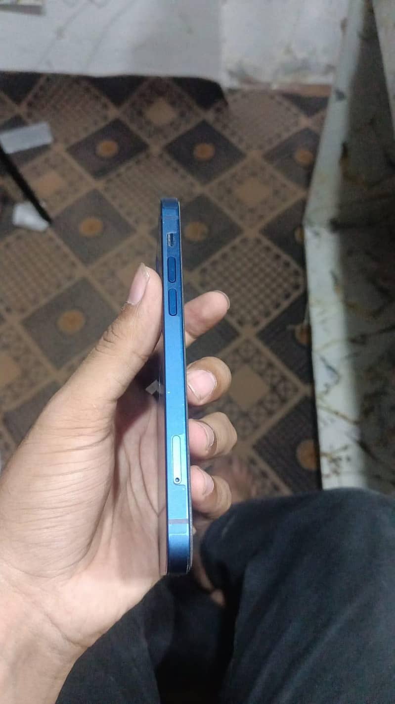 Apple iPhone 12 2