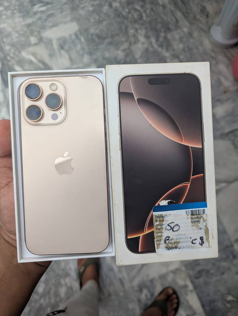 Apple iPhone 16 Pro Max 2