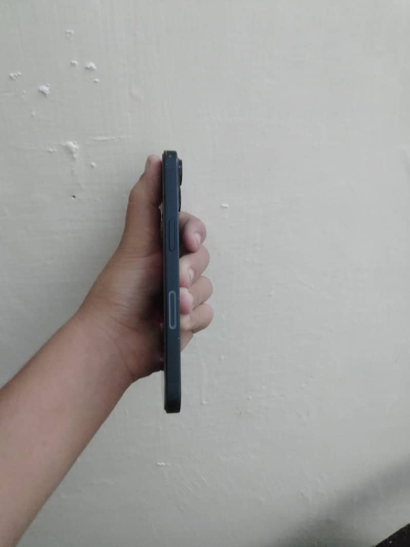 Apple iPhone 13 3