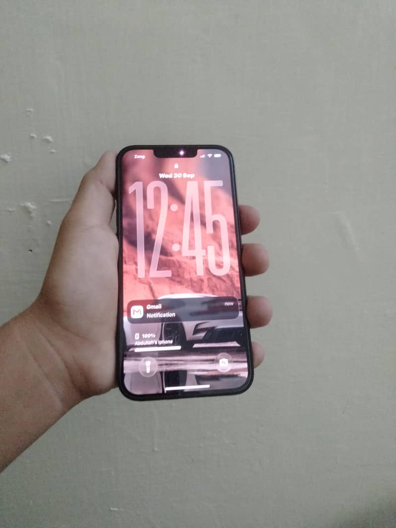 Apple iPhone 13 7