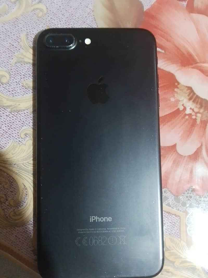 Apple iPhone 7 Plus 6