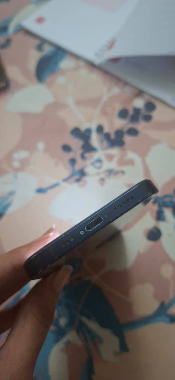Apple iPhone 12 5